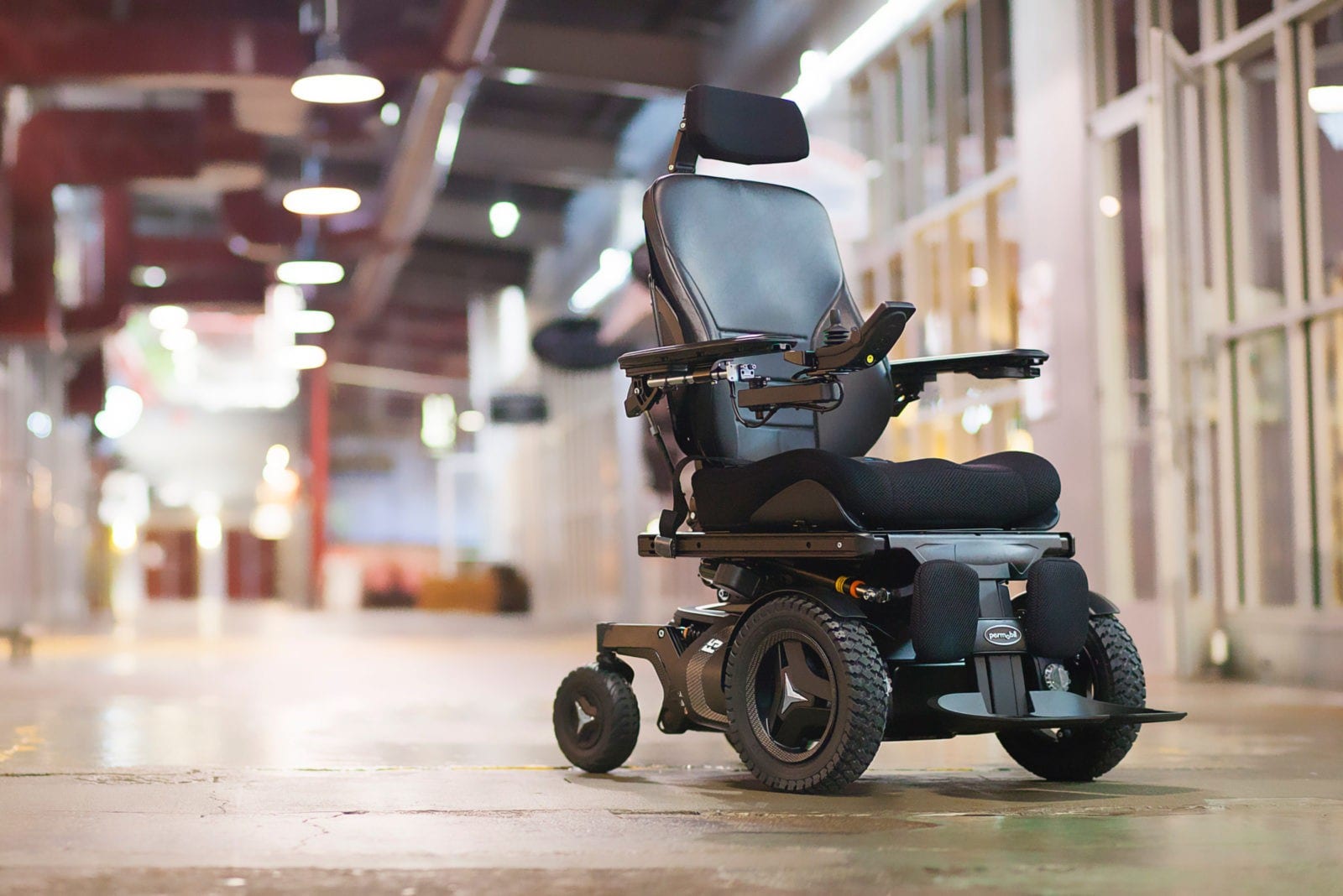 Read more about the article 4 Fatores a Considerar Antes de Comprar uma Cadeira de Rodas